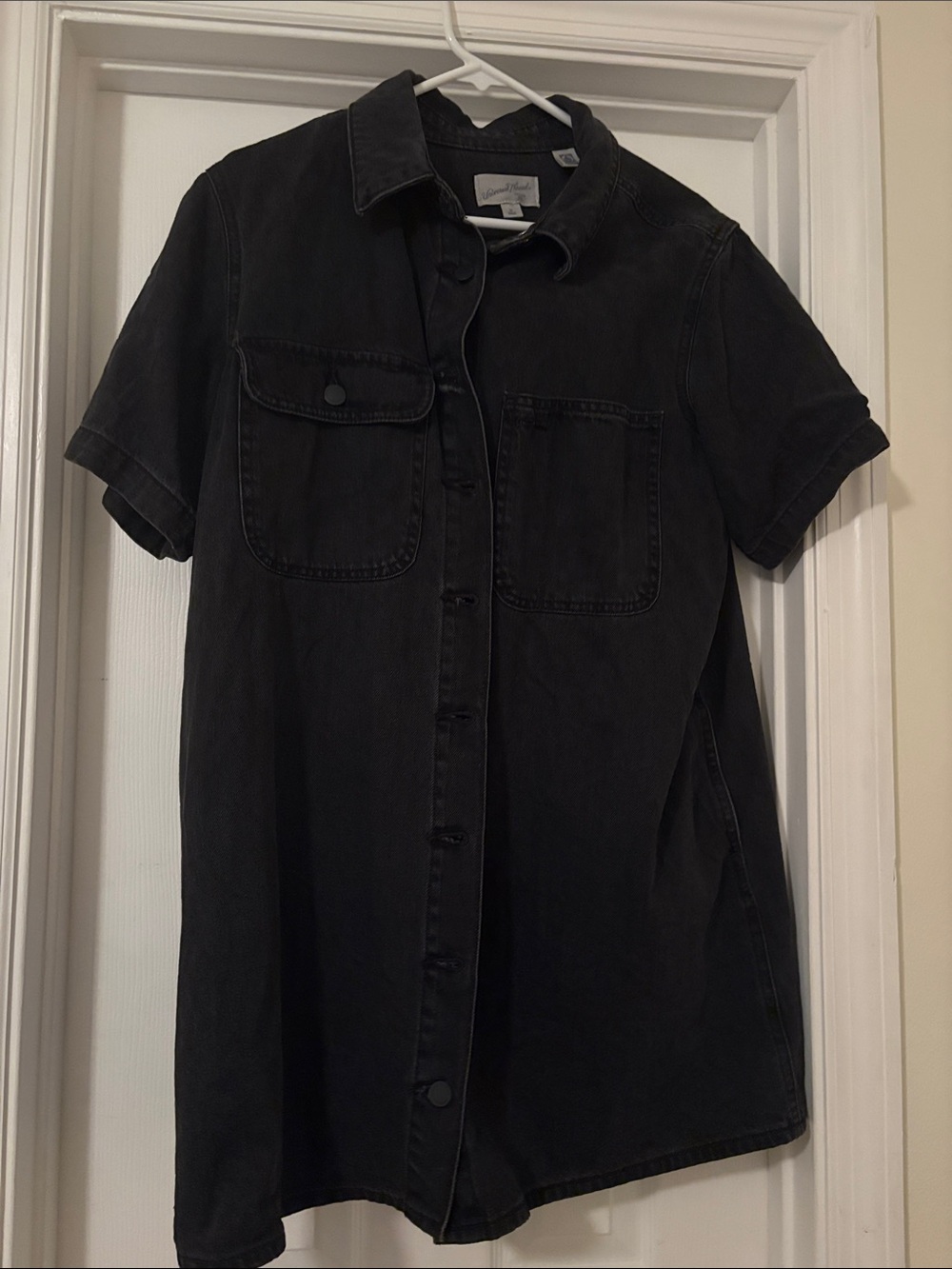 Women’s Black Short-Sleeve Button-Front dress